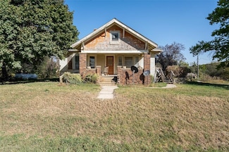 15617 Bear Creek Rd, Earlham, IA 50072