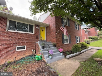 10317 Beaumont St, Fairfax, VA 22030