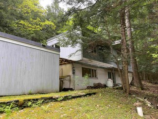 25 Hemlock Rd, Hanover, NH 03755
