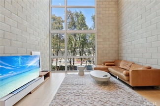 3450 Cahuenga Blvd W Unit 905, Los Angeles, CA 90068