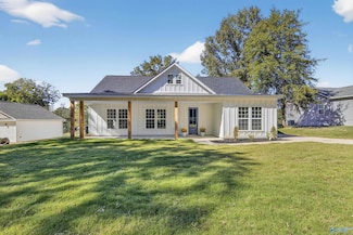 156 Robert Cir, Guntersville, AL 35976