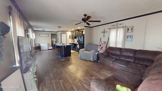 153 Forest Hill Dr, Lucedale, MS 39452