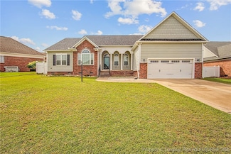 5206 Pride Ln, Hope Mills, NC 28348