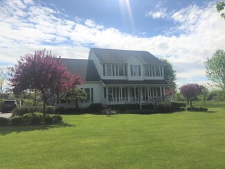4 Woodsview Dr, Elmira, NY 14903