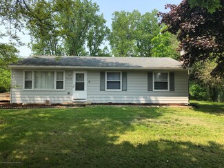 2020 Ferrol St, Lansing, MI 48910