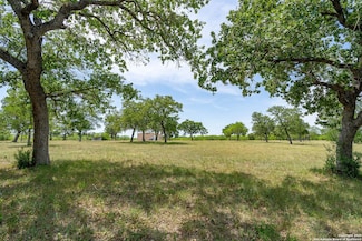 235 Acorn Rd, Lockhart, TX 78644