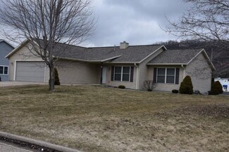 1565 Wedgewood Dr, Richland Center, WI 53581