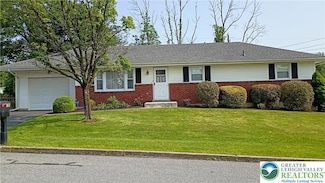 106 3rd Ave, Walnutport, PA 18088