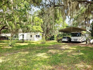 105 Major Ln, Crescent City, FL 32112