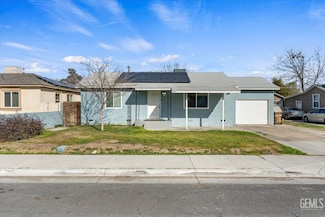 320 E Fairview Rd, Bakersfield, CA 93307