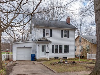 2332 Kenwood St, Kalamazoo, MI 49006