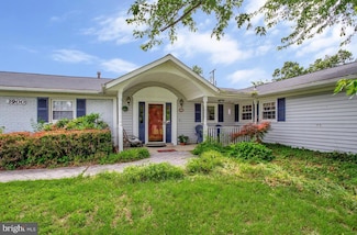 3900 Chapel Forge Dr, Bowie, MD 20715