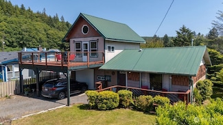 61 Salt Air St, Port Angeles, WA 98363