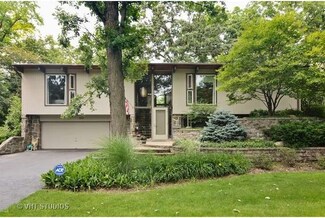 308 Briarwood Ln, Palatine, IL 60067