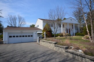 78 N Maple St, Hadley, MA 01035