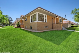 7701 S Troy St, Chicago, IL 60652