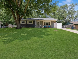 4905 SW 15th St, Des Moines, IA 50315
