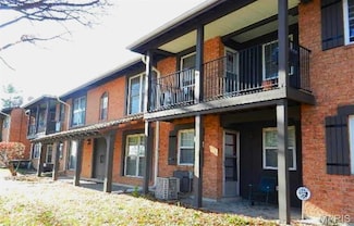 8752 Santa Bella Dr Unit G, Hazelwood, MO 63042