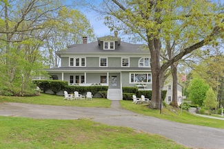 14 Oak St, Kennebunk, ME 04043