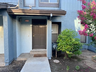 564 Pirinen Ln Unit B, Modesto, CA 95354