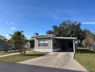 5211 Moon St, Zephyrhills, FL 33541