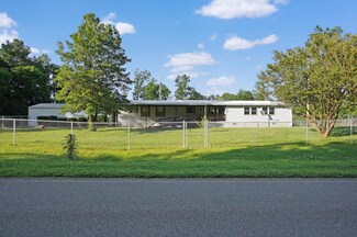 752 Walnut Grove Rd, Dover, TN 37058