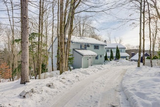 42 View Rd, Wilmington, VT 05363