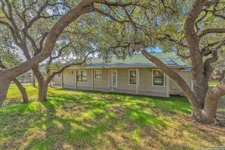 337 Mills Ln, Pipe Creek, TX 78063