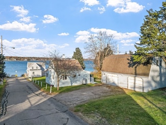 19 Holmes Ave, Kingston, MA 02364