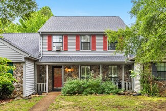 1347 Village Green Dr, Hixson, TN 37343