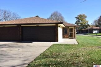 200 Glenhaven Dr, Lincoln, NE 68505