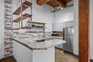 308 W 8th St Unit 502, Kansas City, MO 64105