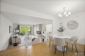 13601 NE 8th St Unit 101, Bellevue, WA 98005
