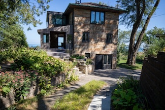 7530 Oak Ave, Gary, IN 46403