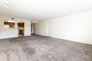 404 Paradise Rd Unit 2N, Swampscott, MA 01907