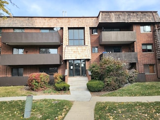 486 Timber Ridge Dr Unit 103, Carol Stream, IL 60188
