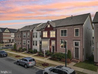 13706 Petrel St, Clarksburg, MD 20871