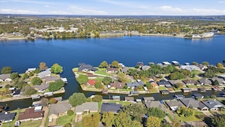 502 Tahiti Dr, Granbury, TX 76048