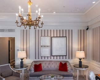 2 E 55th St Unit 931/935, New York, NY 10022