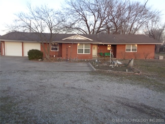 2130 N Osage Ave, Dewey, OK 74029