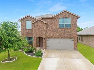 613 Creekview Dr, Azle, TX 76020