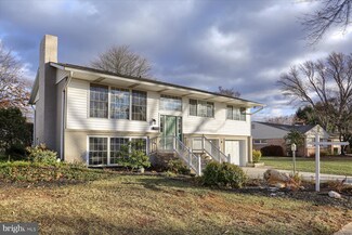 13 Amherst Dr, Camp Hill, PA 17011