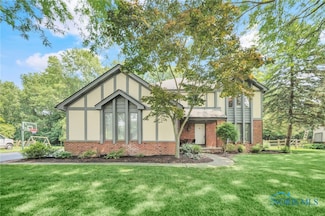 472 S Ridge Dr, Perrysburg, OH 43551