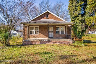 2304 Sanderson Rd, Knoxville, TN 37921
