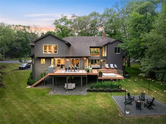 12 Zeck Ct, Suffern, NY 10901