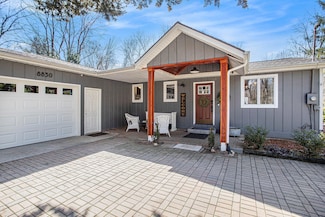 8830 N 39th St, Augusta, MI 49012
