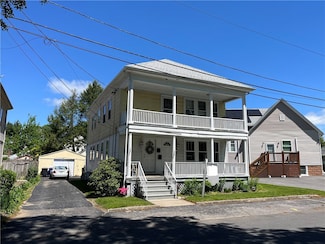 6 David St, Rumford, RI 02916