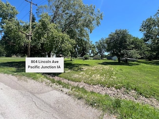 804 Lincoln Ave, Pacific Junction, IA 51561