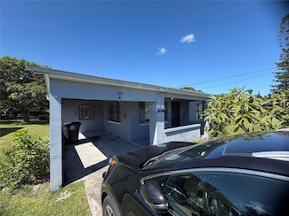 703 N 17th St, Fort Pierce, FL 34950