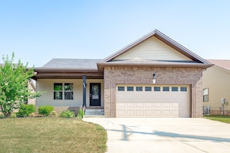 250 Azalea Dr, Oak Grove, KY 42262